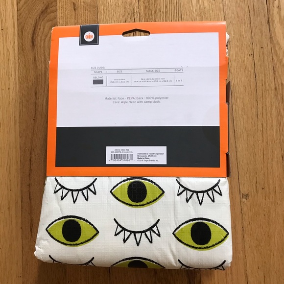 Easy care Tablecloth-Oblong shape 69”x84” - Picture 2 of 2